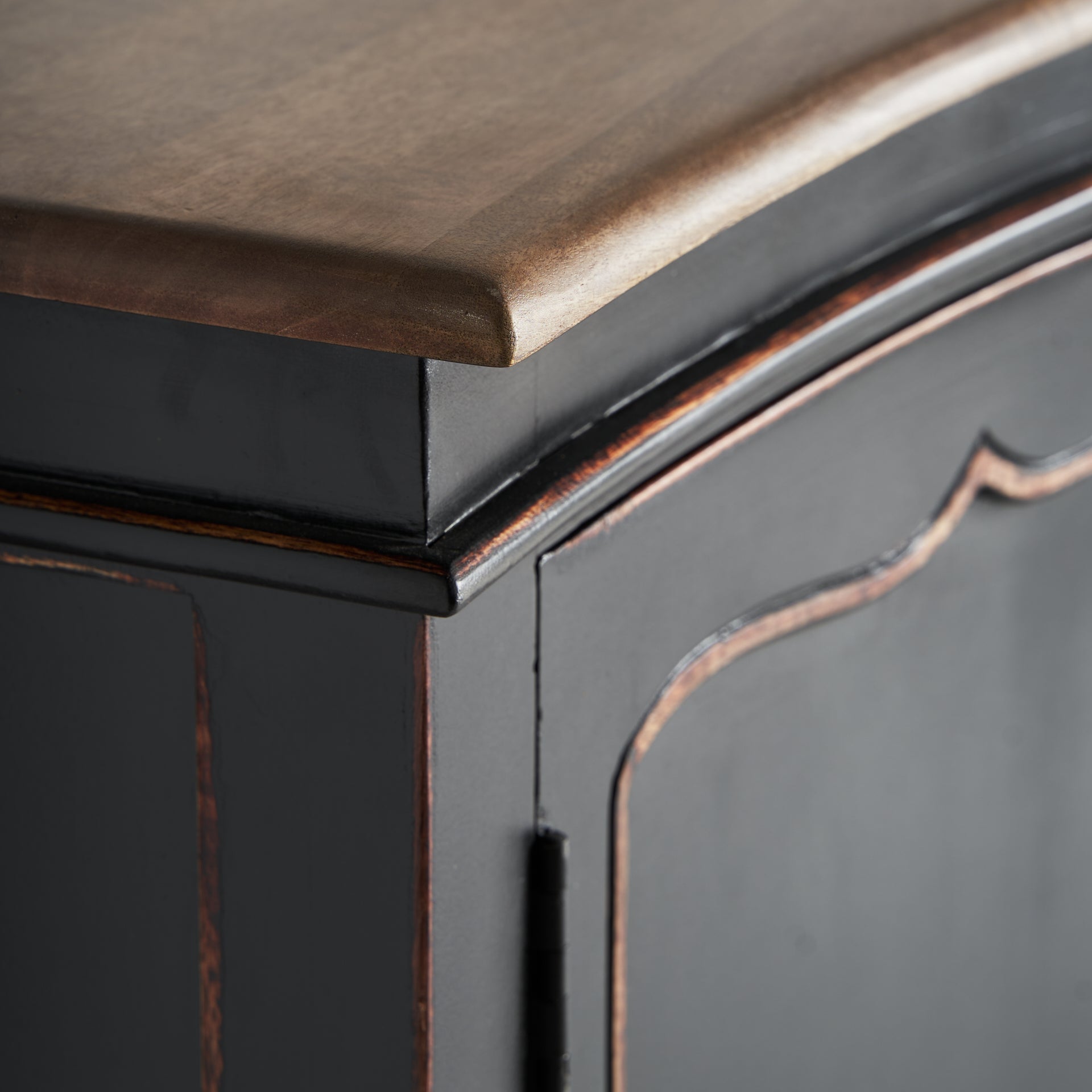 JUSSAC SIDEBOARD